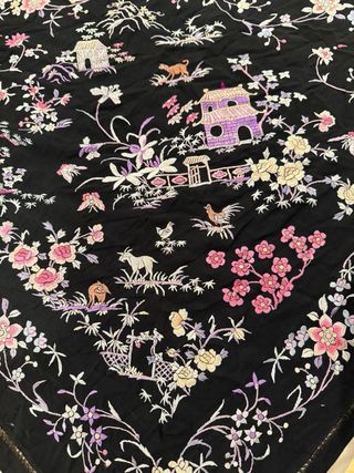 Manton antiguo bordado floral, chinos, pagodas ...