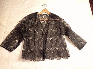Chaqueta de encaje negro
