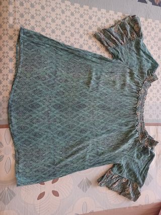 Blusa verde con estampado