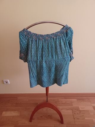 Blusa verde con estampado