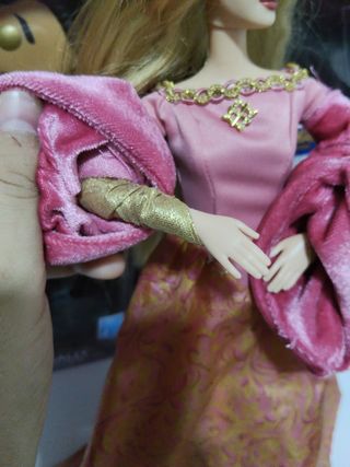 Muñeca Barbie Princesa de Inglaterra 2003