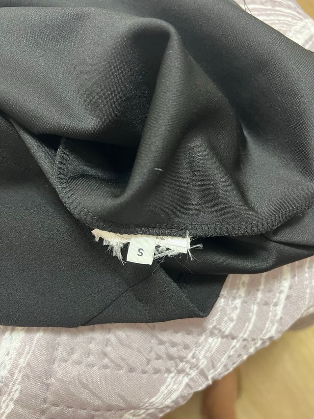 Guess Abito nero con volant