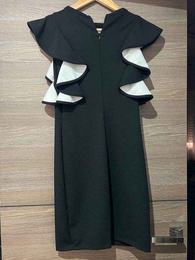 Guess Abito nero con volant