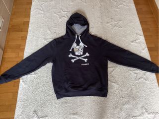 Sudadera Frankie & go negra con estampado