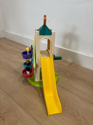 Parque infantil PLAYMOBIL Junior con figuras