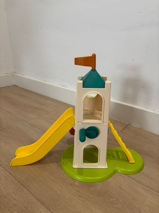 Parque infantil PLAYMOBIL Junior con figuras