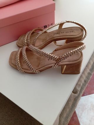 Sandalias fiesta Alma en Pena beige