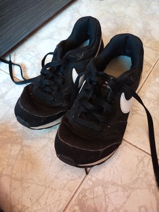 Lote de zapatillas Nike, Adidas y Puma