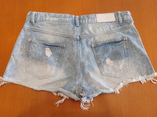 Pantalones cortos vaqueros Stradivarius desgastado