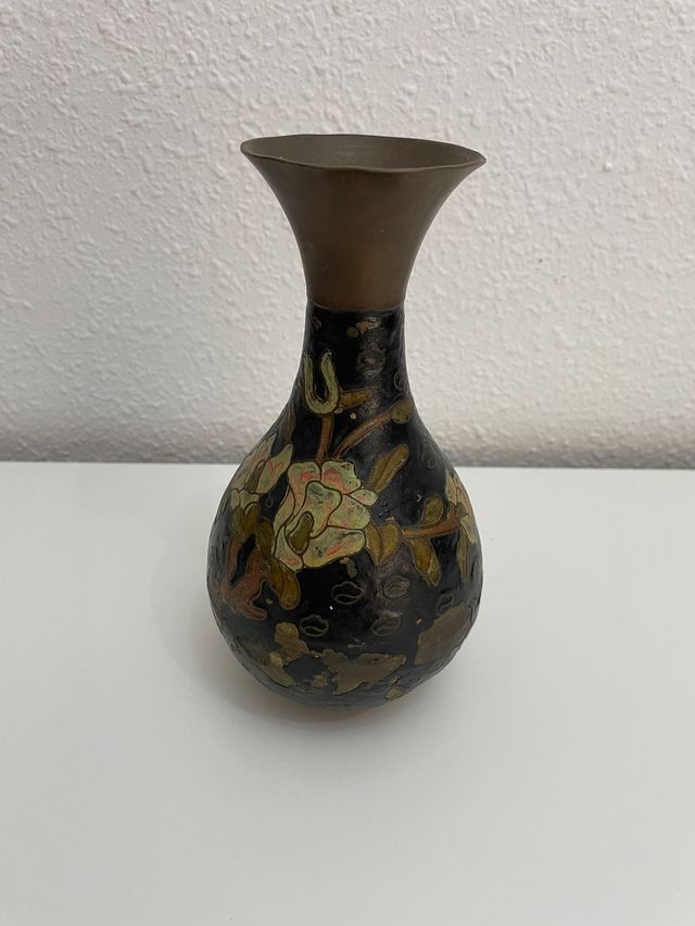 Jarrón Antiguo Metálico Pintado a Mano