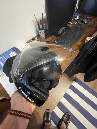 Casco de moto negro HEBO
