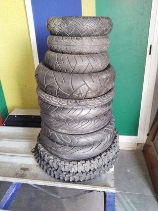 Neumáticos de moto nuevos y usados