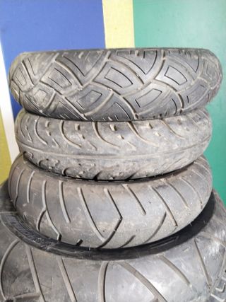 Neumáticos de moto nuevos y usados