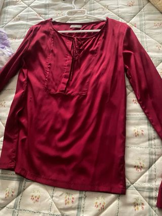 Pantalones dorados y plateados