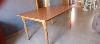 Mesa de salón camilla de madera