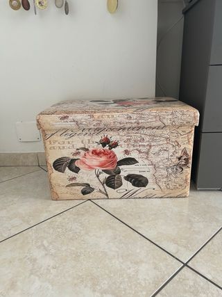 Puff contenitore con stampa floreale