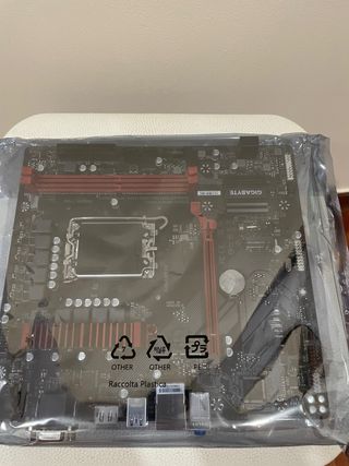 Placa Base Gigabyte B760M gaming DDR4 