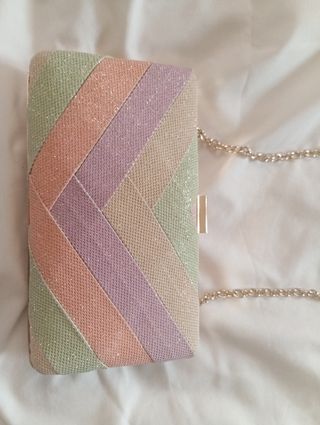 Cartera de vestir con cadena