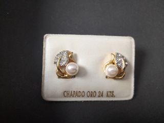 Pendientes antiguos chapados en oro 24K
