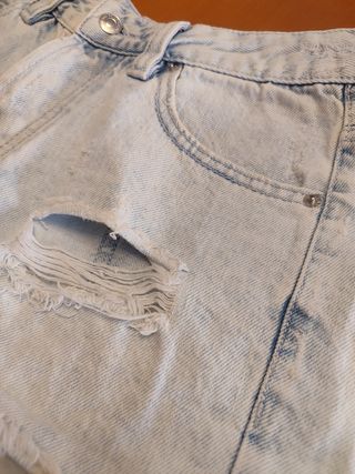 Pantalones cortos vaqueros Stradivarius desgastado