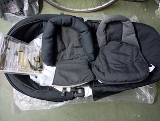 Carrito y capazo City Mini Baby Jogger.