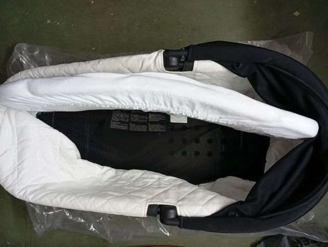 Carrito y capazo City Mini Baby Jogger.