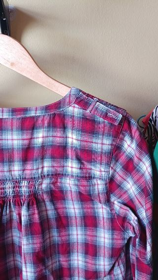 Blusa Venca cuadros rojos talla M