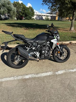 Moto Honda CB300R