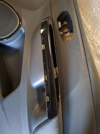 RENAULT CLIO IV panel puerta delantera derecha