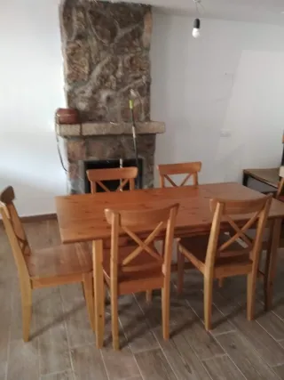 Mesa de comedor extensible IKEA con 6 sillas