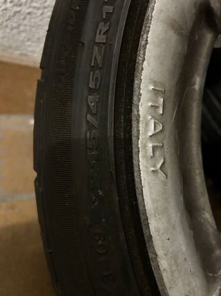 neumático Aurora 215/45ZR17 llanta Momo GT2 17”