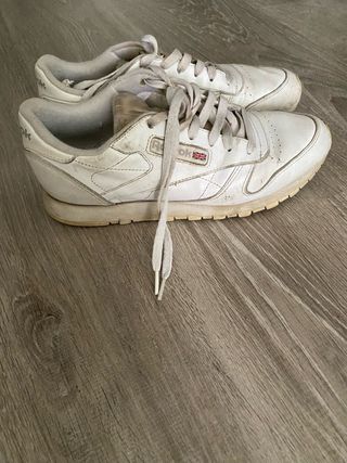 Pack 3 bambas deportivas y unas sandalias