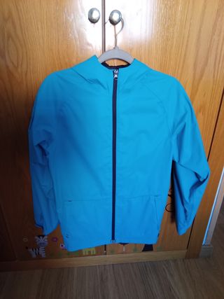 Chaqueta chubasquero entretiempo