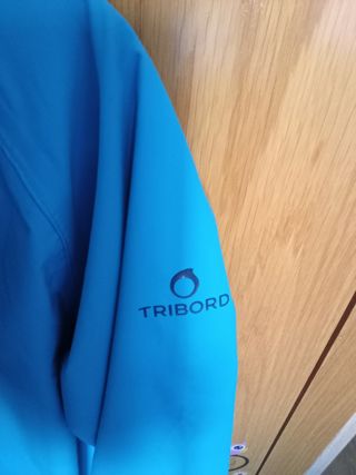 Chaqueta chubasquero entretiempo