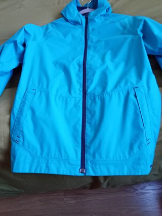 Chaqueta chubasquero entretiempo