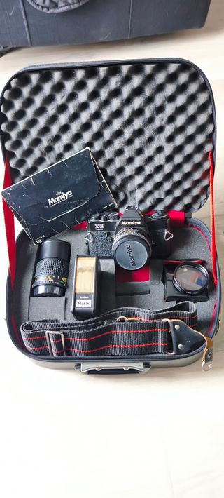 Cámara Mamiya ZE Quartz con Accesorios y Maletín