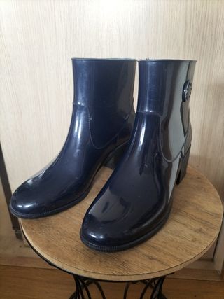 Botas de agua azul oscuro