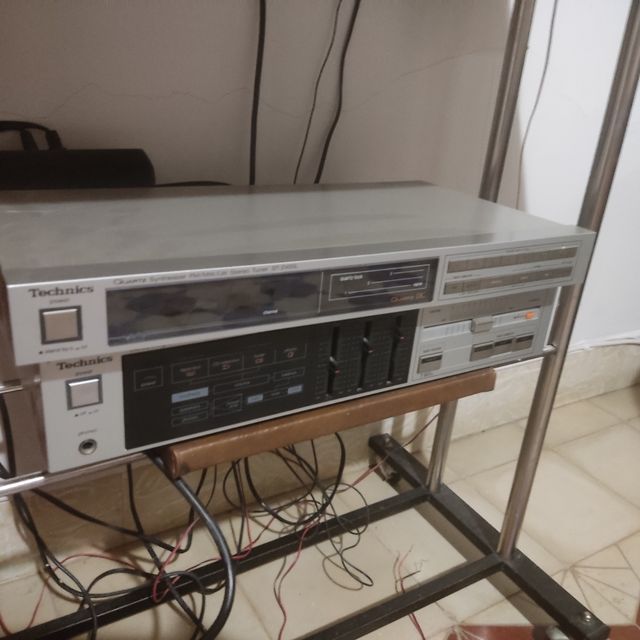 Sintonizador Technics Plata