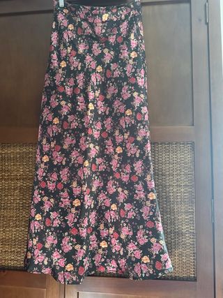falda midi de raso floral