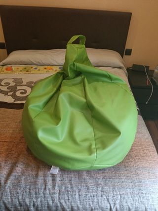Puf pera verde de polipiel