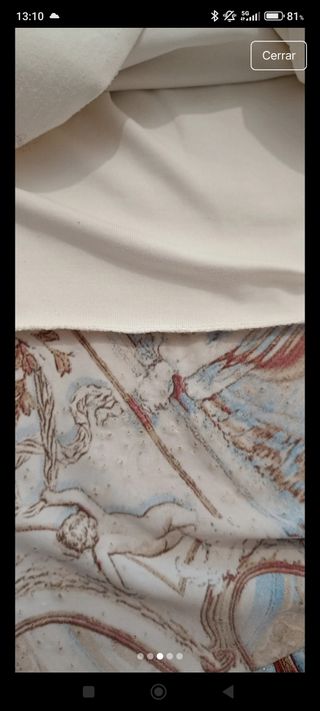 Camiseta estampada beige y azul