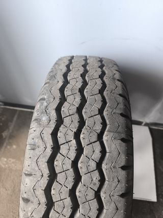 Neumático Bridgestone 195/70R15C 100/98R