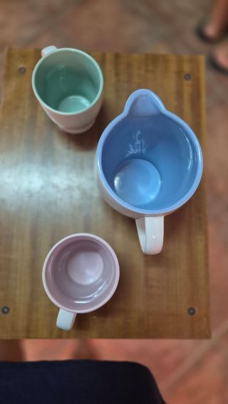 Set 2 tazze e una caraffa con disegni mondo