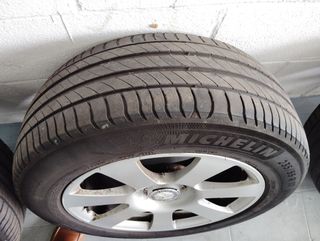 Llanta Michelin 235/55R17 Mercedes