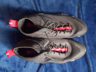 Botas de Boxeo Negras y Rojas