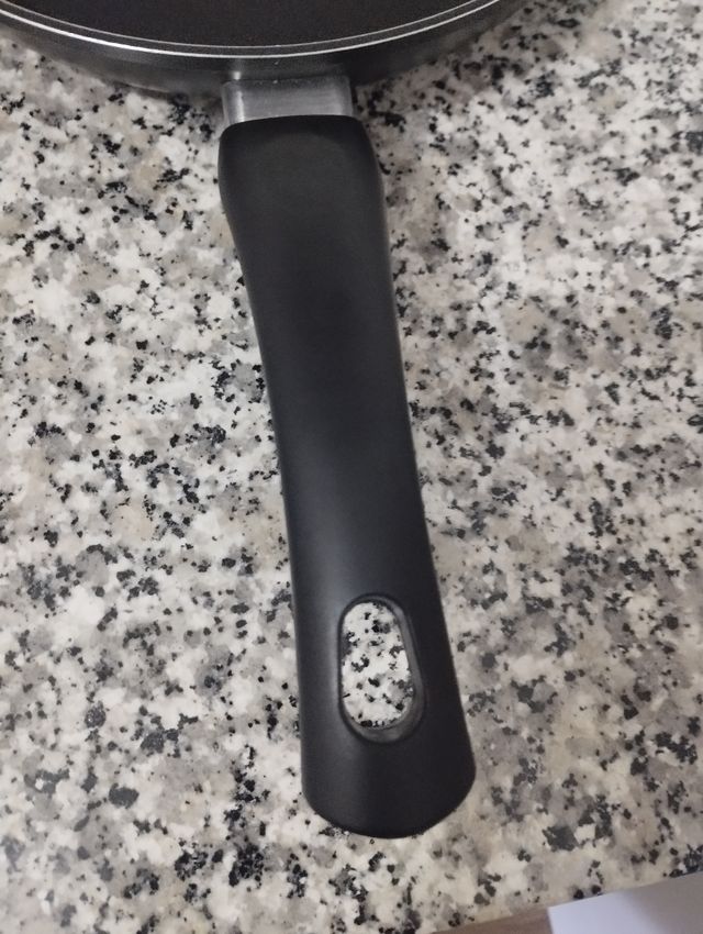 Sartén antiadherente negra