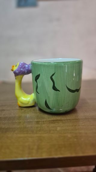 Tazza in ceramica con disegno di anatra