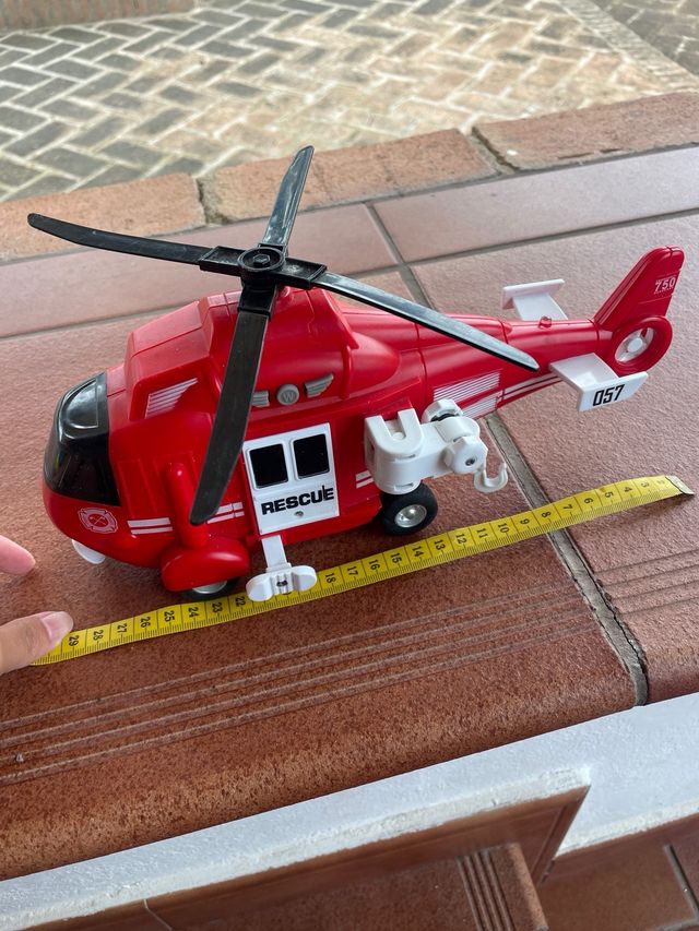 Helicóptero de juguete con sonido y luz