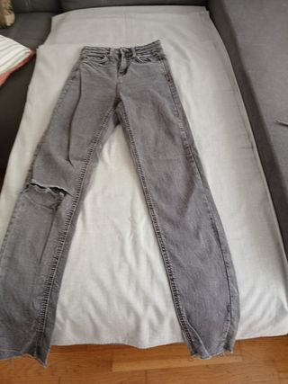 Tres pantalones Bershka grises talla 32