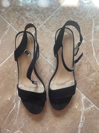 Tacones negros talla 39